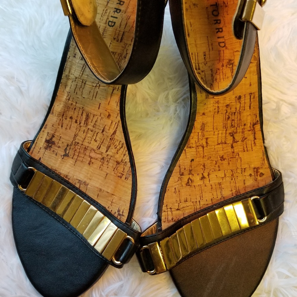 Metallic plated low wedge